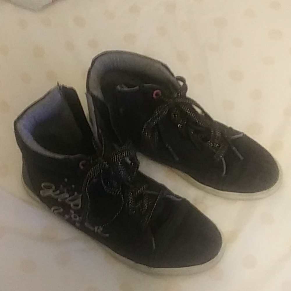Shoes. Hightops. Size 5